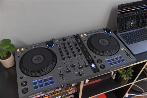 The DDJ-FLX6-GT from Pioneer DJ: 4 channels, Merge FX + Virtual DJ compatibility - DJ TechTools