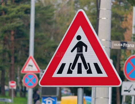 Red Pedestrian Crossing Sign on a Blurred Background Stock Illustration ...