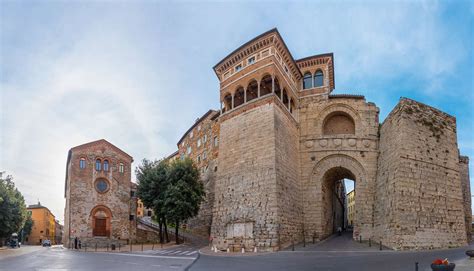 Etruscan Perugia & Perugina Chocolate Factory Tour with Lunch | Tuscany ...