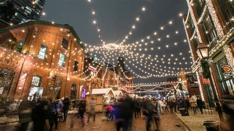 Toronto Christmas Market in the Distillery District - YouTube