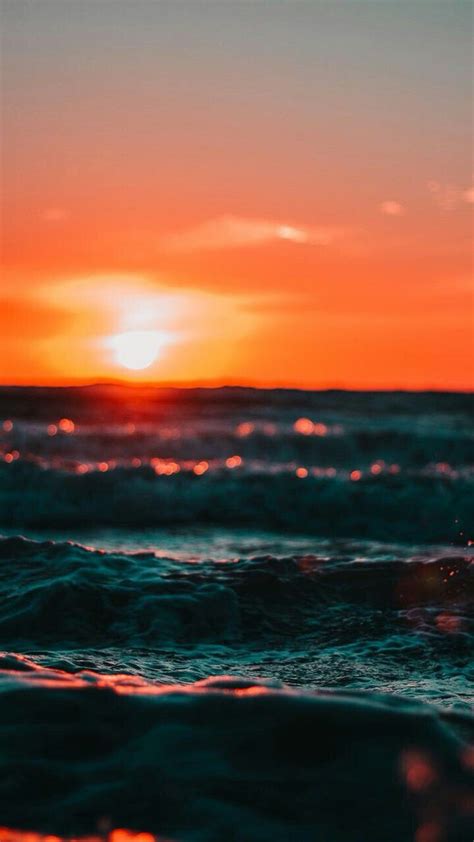 Sunset Background Aesthetic Pinterest / Quote, purple background, purple sky, vaporwave, golden ...