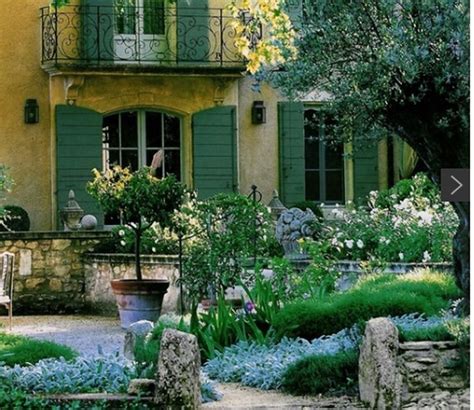 44 Brilliant French Country Garden Decor Ideas | French country garden, Country garden decor ...