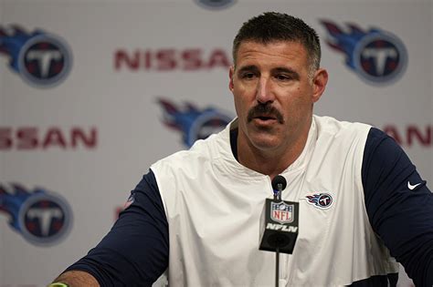 Titans: Mike Vrabel loses cool during presser, explains fake punt decision