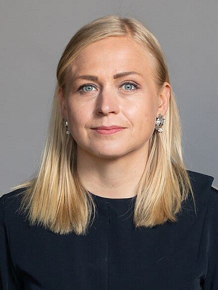 Elina Valtonen - Wikipedia