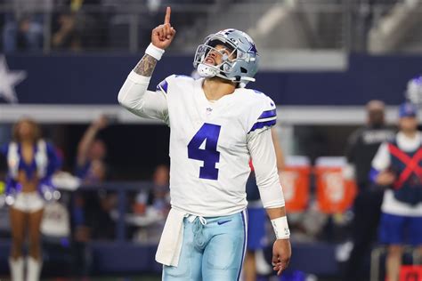 Eagles fans boo Dak Prescott as Cowboys QB receives Walter Payton Man of the Year Award at Super ...