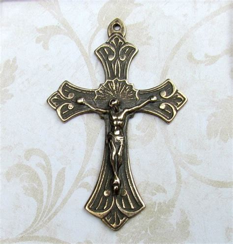 Crucifix, Scrolled Pattern – Graceful Rosaries