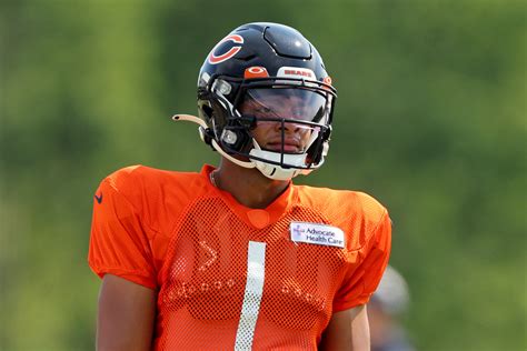 QB Watch: How Justin Fields fared on Day 8 of Bears training camp