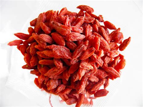 Goji berries Facts, Health Benefits and Nutritional Value