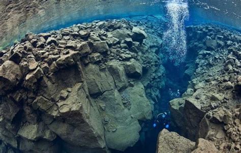 The rift Silfra: a place where two continents meet - Pictolic