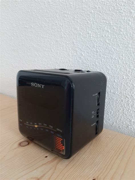 Sony - Vintage cube alarm clock - Digicube-model Digicube - Catawiki