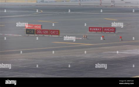 Taxiway markings hi-res stock photography and images - Alamy