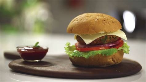 Veg Cheese Burger Recipe | Allo Tikki Burger | Quick And Easy Homemade R... | Veg burgers recipe ...