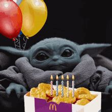 Baby Yoda Birthday GIF - Baby Yoda Birthday Candles - GIF 탐색 및 공유