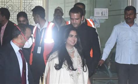 Isha Ambani arrives in Jaisalmer with husband, Ambani family will ...