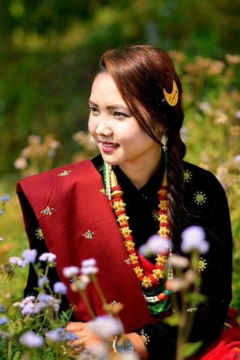 kumal dress | Dress, Nepal, Unity