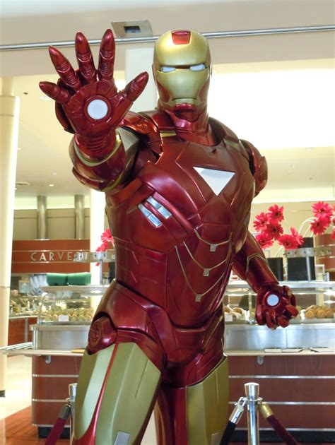 Iron Man 2 suit on display... | Hollywood Movie Costumes