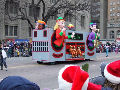 Canadian Christmas Traditions : How to Celebrate Christmas in Canada ...