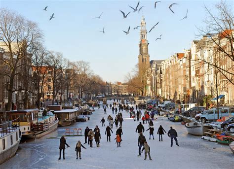 Ice skating in Amsterdam | ShortStay-Apartment Amsterdam