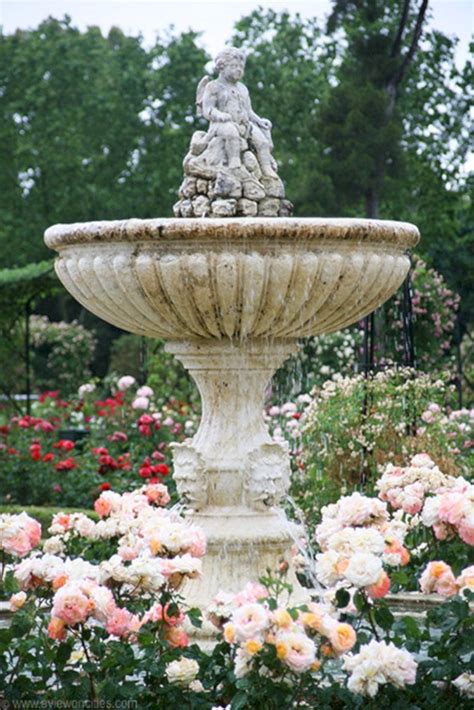 Rose Garden With Fountain (Rose Garden With Fountain) design ideas and photos | Solar fountain ...