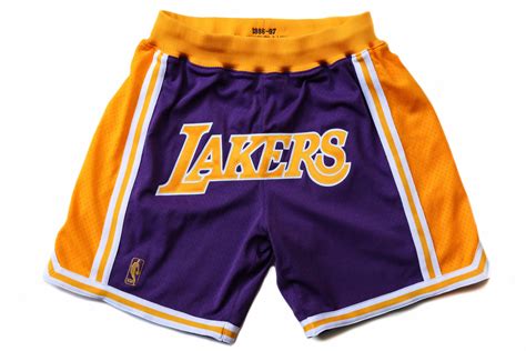 Mitchell & Ness Los Angeles Lakers 1996-1997 "LAKERS" Shorts (Away ...