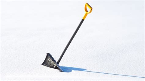 Snow Shoveling Safety Tips You Need Now - Consumer Reports