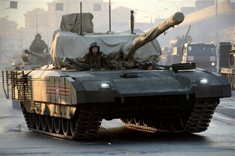 Putin's new T-14 Armata tanks debut in Ukraine