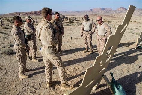 DVIDS - Images - 26th MEU Commanding Officer Visits BLT 2/6 in Al Quara ...