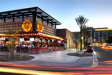 13 Best Old Town Scottsdale Bars | 2024 Nightlife Guide