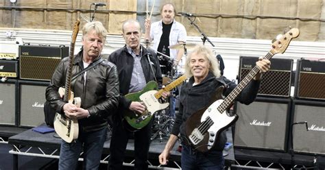 Status Quo reunited after 30 years as they rehearse for reunion tour | Metro News