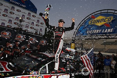 Harrison Burton crowned 2017 NASCAR K&N Pro East champion