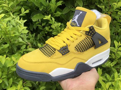 Air Jordan 4 Lightning Tour Yellow 2021