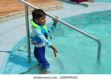 28 Indian Kids Swimming Lessons Images, Stock Photos & Vectors ...