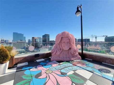 The Nashville Hotel Every Dolly Parton Fan Must Visit