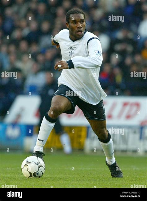 Bolton wanderers jay jay okocha in action hi-res stock photography and ...