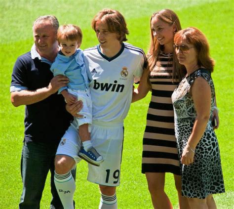 Luka Modric Height, Weight, Age, Wife, Children, Family, Biography ...