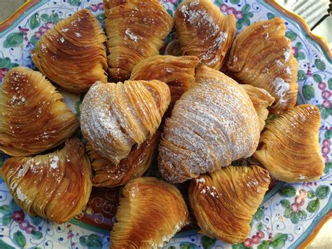 SFOGLIATELLE | La Biscotteria Italian Bakery