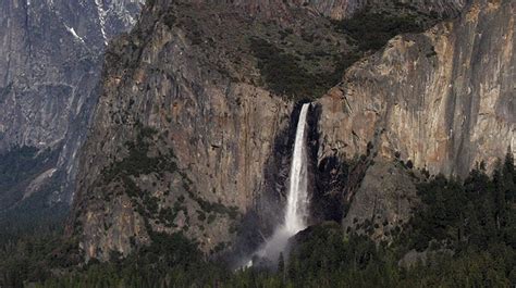 Bridalveil Fall | Discover Yosemite National Park