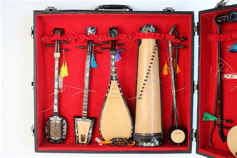 Vietnamese Musical Instruments - Miniature, Boxed, circa 1980s - Vietnamese Heritage Museum