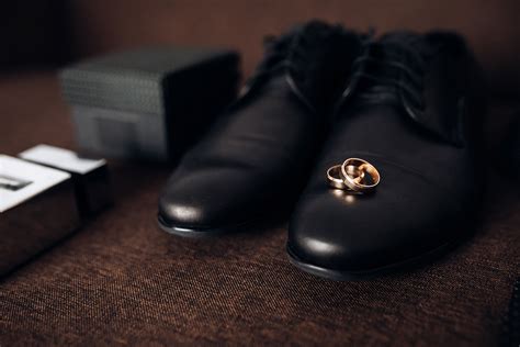 Choosing the Right Wedding Shoes For The Groom - Suits Expert