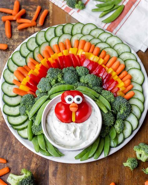 The most festive turkey #veggie tray you will ever make (even the kids can help)! Pe ...