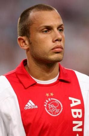 The Best Footballers: John Heitinga is a Dutch national team footballer