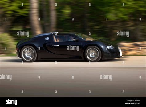 Bugatti Veyron at speed Stock Photo - Alamy