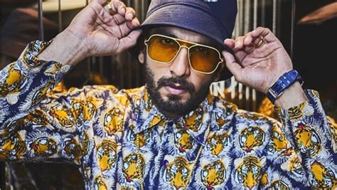 'Gully Boy': Ranveer Singh introduces himself as 'Gully Ka Chokra' in ...