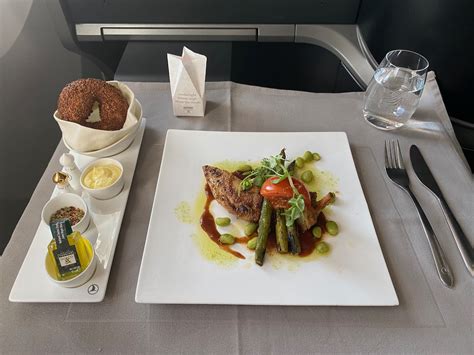 First Impressions: Turkish Airlines 787-9 Business Class - Live and Let ...