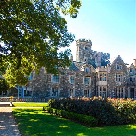 17 Of America's Coolest Castles | Castle, American castles, Hempstead house