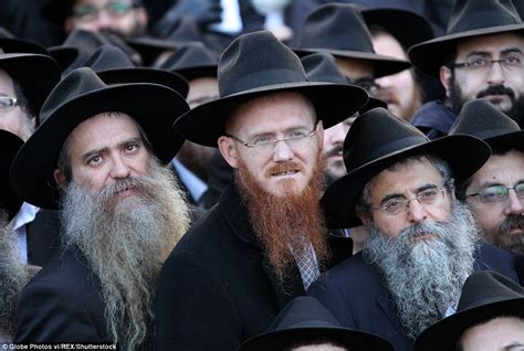 Hasidic rabbis gather in Brooklyn for conference of Chabad-Lubavitch group shot | Daily Mail Online