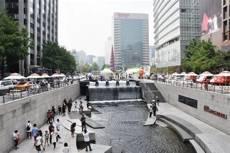 Cheonggyecheon Stream (청계천) & Cheonggye Plaza (청계광장)