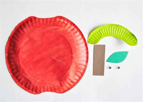 Paper Plate Apple Craft - I Heart Crafty Things