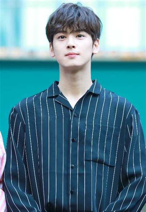 Cha Eun-woo Height, Weight, Age, Girlfriend, Family, Facts, Biography