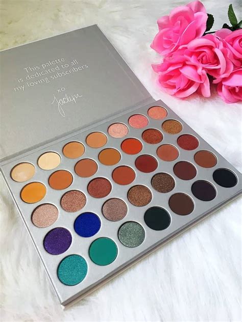 Morphe x Jaclyn Hill Eyeshadow Palette- Review - Kindly Unspoken